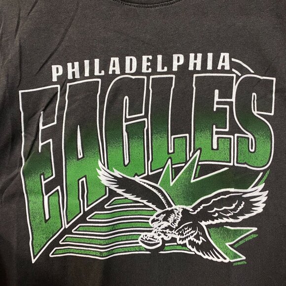 Junk Food NFL Philadelphia Eagles Dark Gray Tshirt Small - Picture 2 of 4
